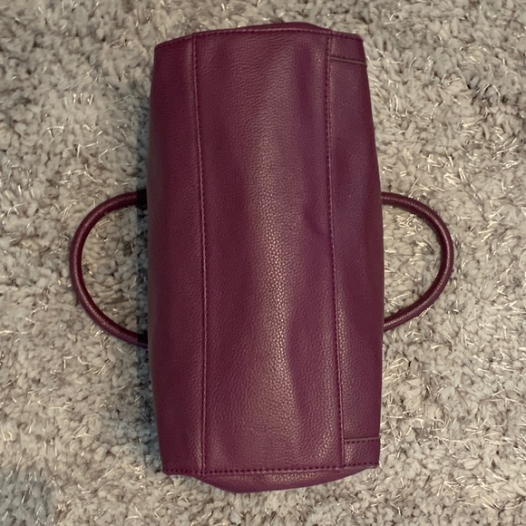 GUESS Purse / Handbag (12”x9”x6”) - Picture 8 of 16